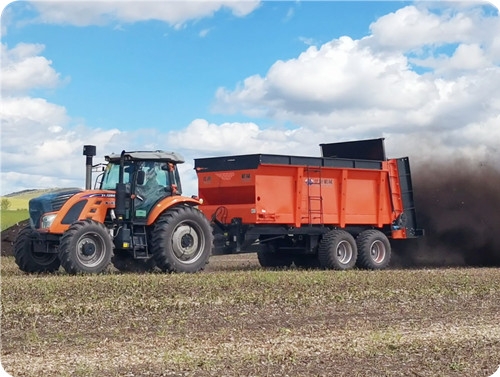 山东农用有机肥撒肥车