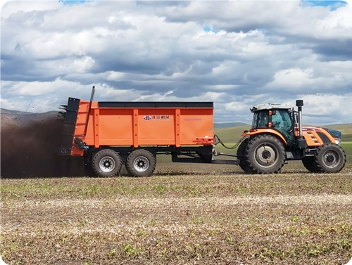 山东16方牛羊粪撒粪车
