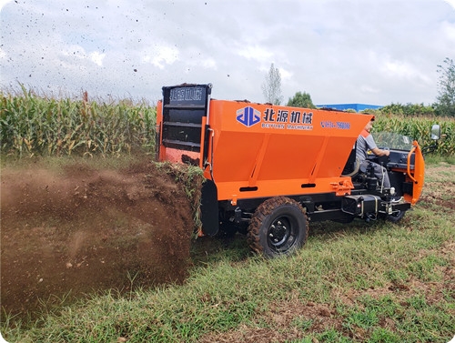 山东农用三轮车撒粪机